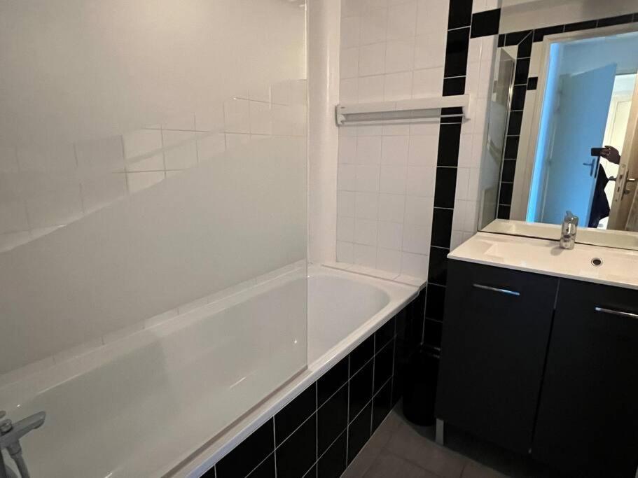 Dubb Yourhosthelper Apartment Кан Екстериор снимка